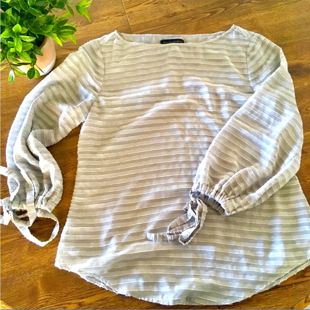 🧸 Banana Republic | Shimmery Striped Blouse